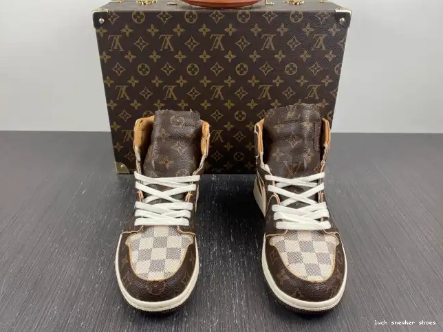 Reps LUCY x Air Jordan OFF-WHITE 1 LV 0611
